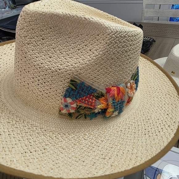 Freya Petunia Embroidered Straw Hat NWT - Picture 2 of 4